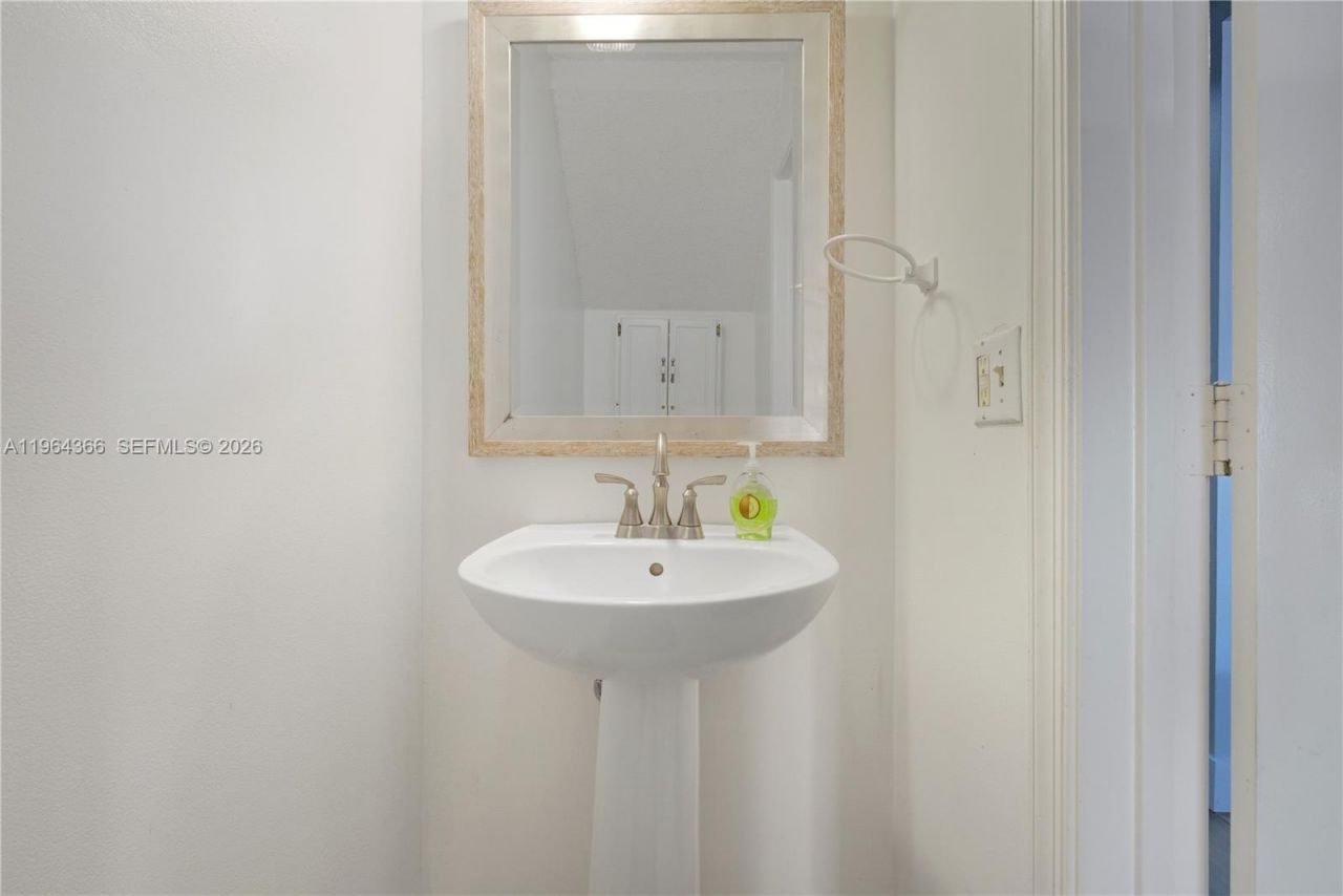 2 Simonton Cir , Weston, FL 33326 Photo