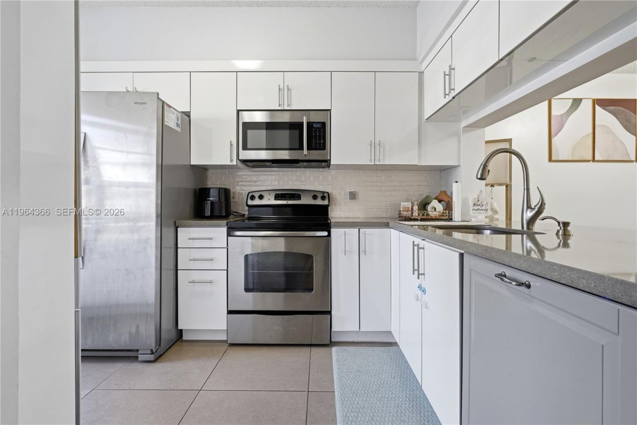 2 Simonton Cir , Weston, FL 33326 Photo