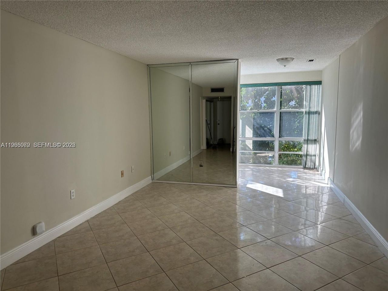 17570 Atlantic Blvd , Unit 407, Sunny Isles Beach, FL 33160 Photo