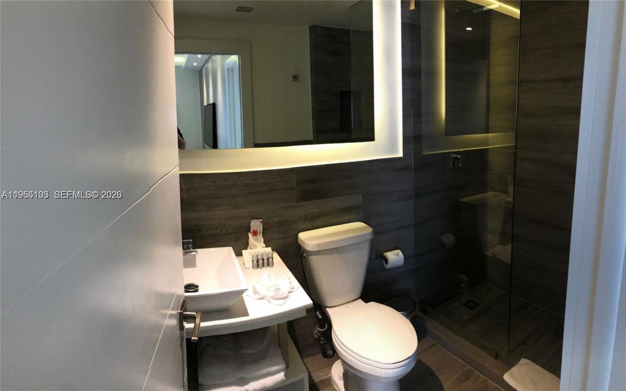 185 SE 14th Ter, Unit 2001, Miami, FL 33131 Photo