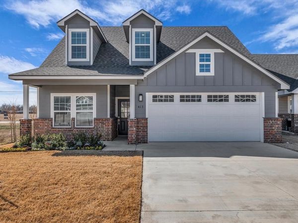 413 Travis Drive , McGregor, TX 76657