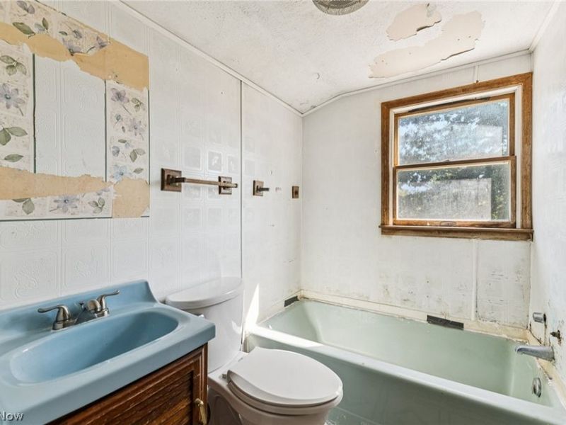 248 Menegay Road, Louisville, OH 44641 Photo 18