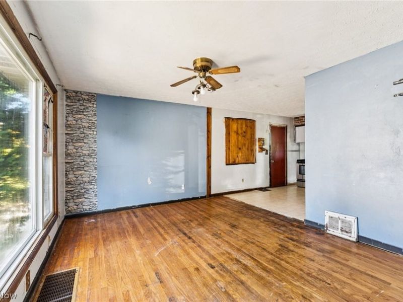 248 Menegay Road, Louisville, OH 44641 Photo 4