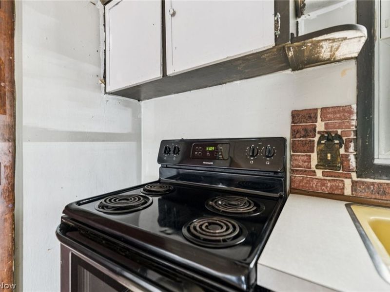 248 Menegay Road, Louisville, OH 44641 Photo 9