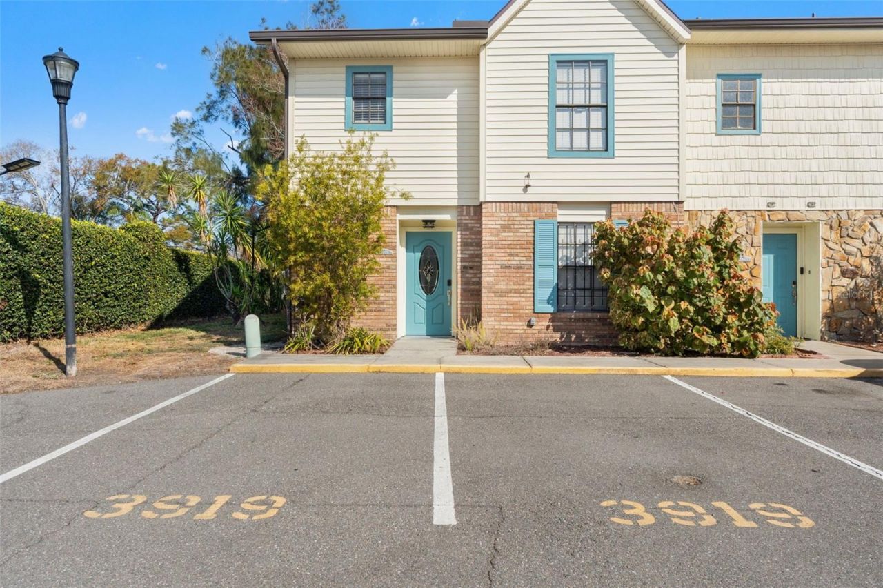 3919 Carroll Pines Court, Tampa, FL 33614 Main Photo