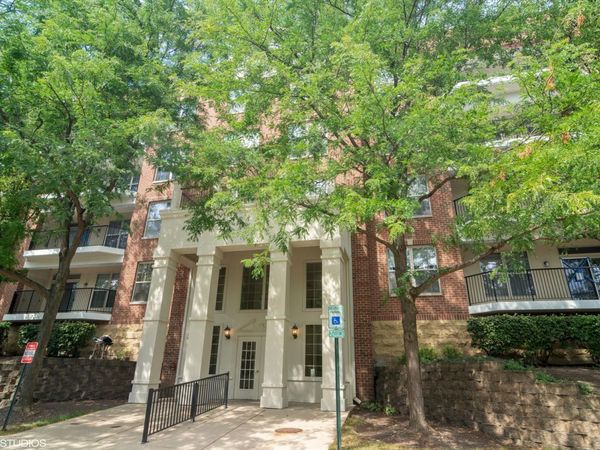 3135 Town Square Drive, Unit 401, Rolling Meadows, IL 60008