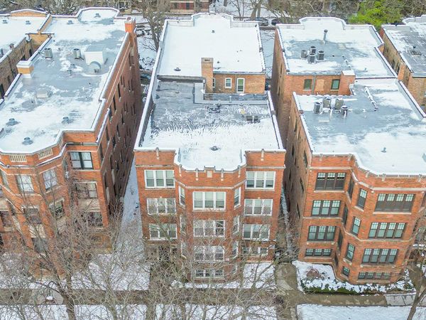 1210 E Hyde Park Boulevard, Chicago, IL 60615