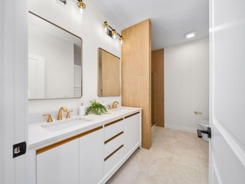 470 Woodlawn Avenue, Columbus, OH 43228 Photo 17