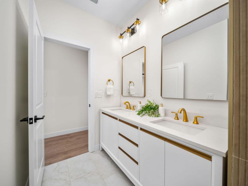 470 Woodlawn Avenue, Columbus, OH 43228 Photo 18