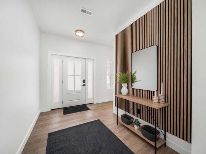 470 Woodlawn Avenue, Columbus, OH 43228 Photo 4