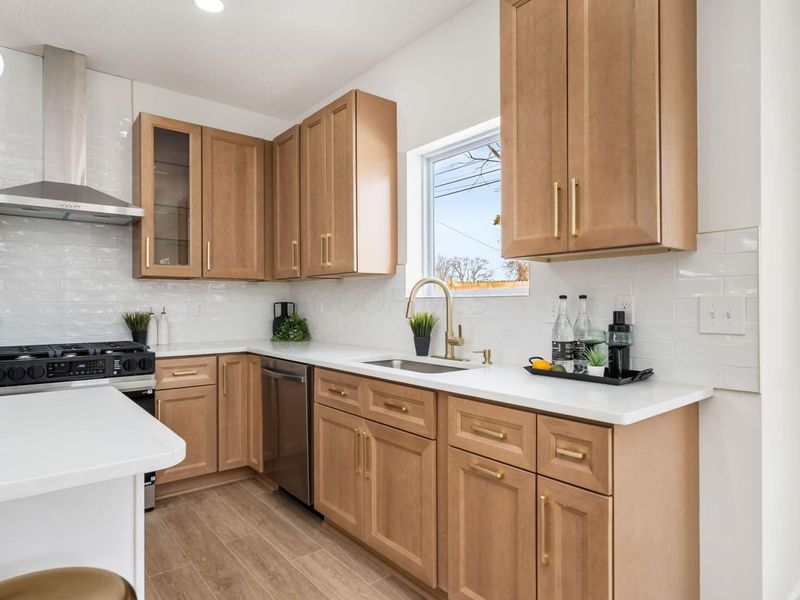 470 Woodlawn Avenue, Columbus, OH 43228 Photo 8