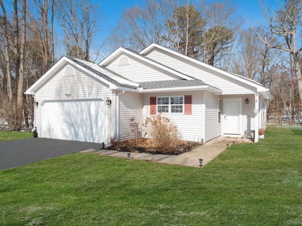 2 Greenbriar Court, Unit 2, Middle Island, NY 11953