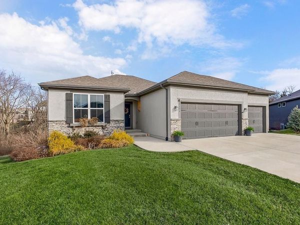 25496 W 148th Terrace, Olathe, KS 66061