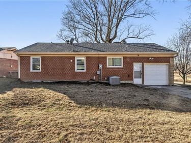 2601 S Hardy Avenue, Independence, MO 64052