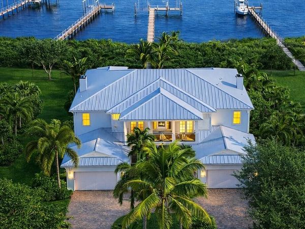 3042 NW Radcliffe Way, Palm City, FL 34990