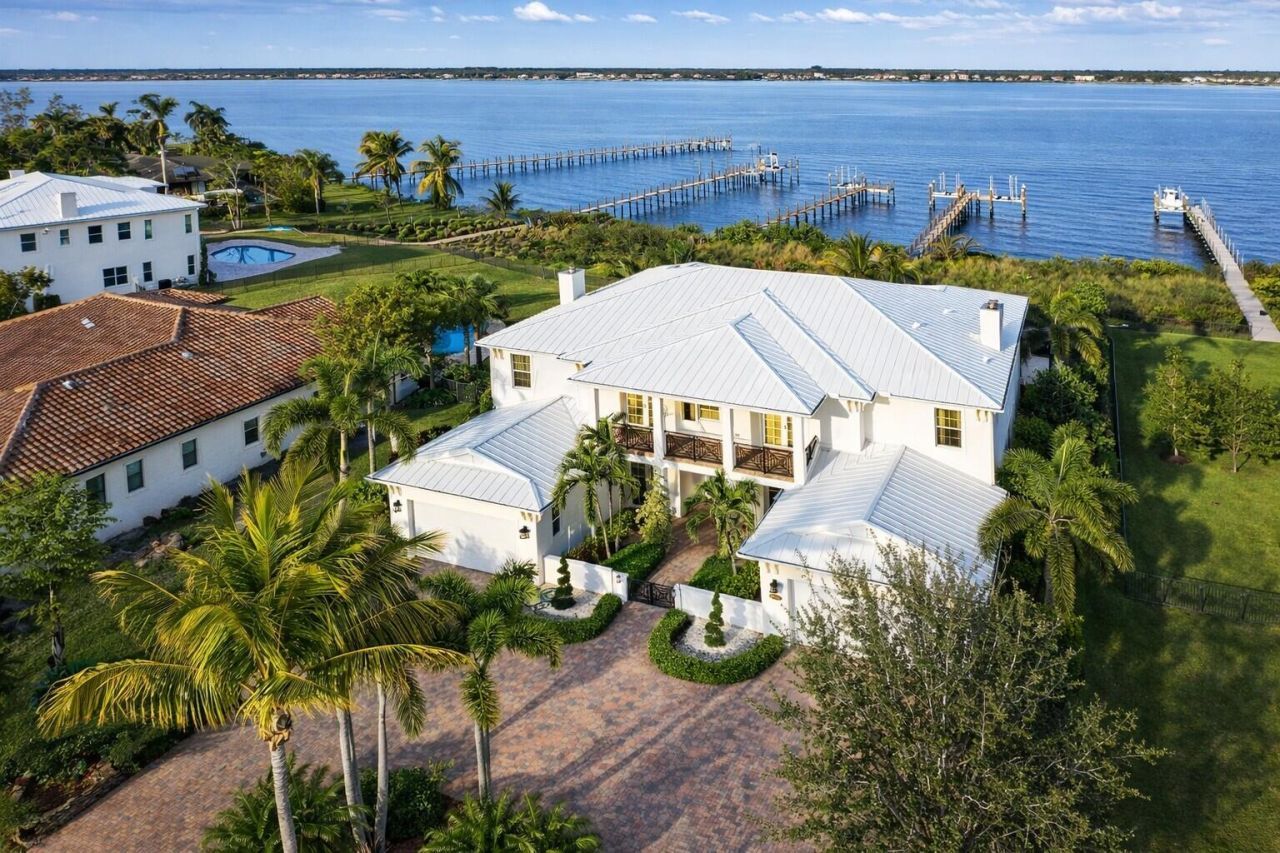 3042 NW Radcliffe Way, Palm City, FL 34990 Photo