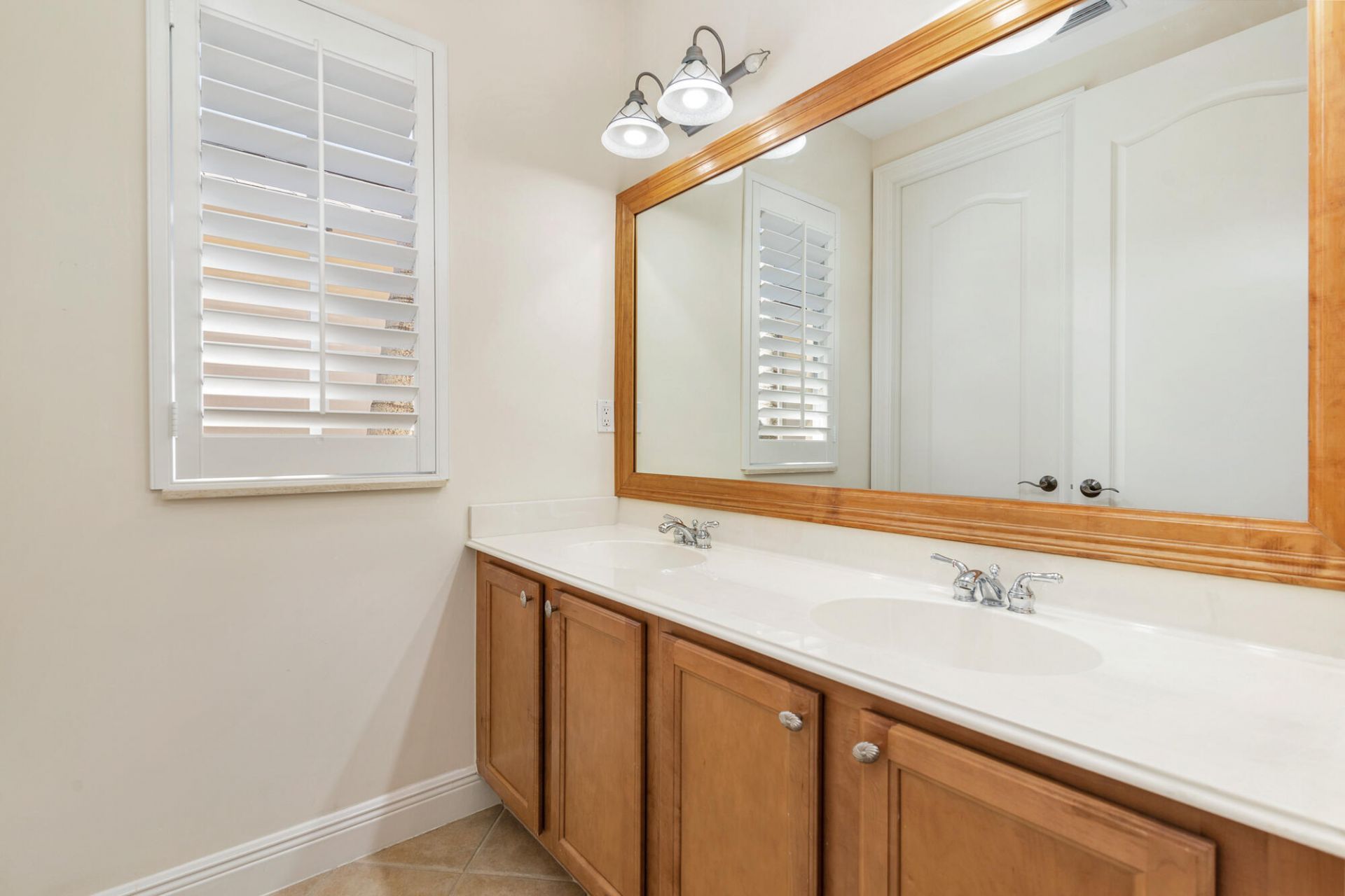 957 Mill Creek Drive, Palm Beach Gardens, FL 33410 Photo