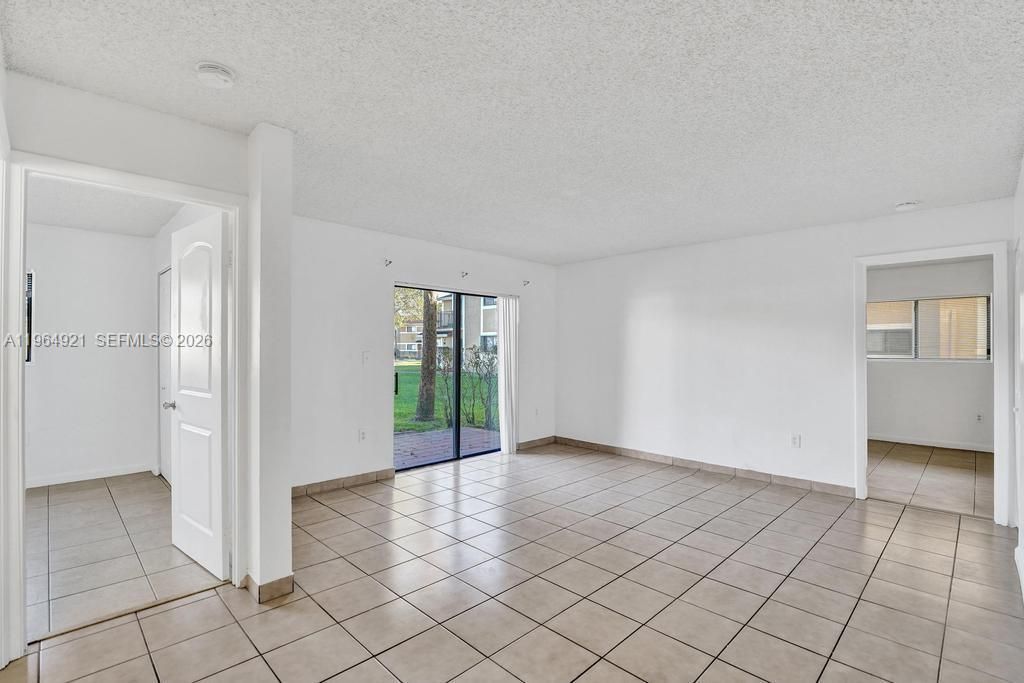 351 Palm Way , Unit 108, Pembroke Pines, FL 33025 Photo