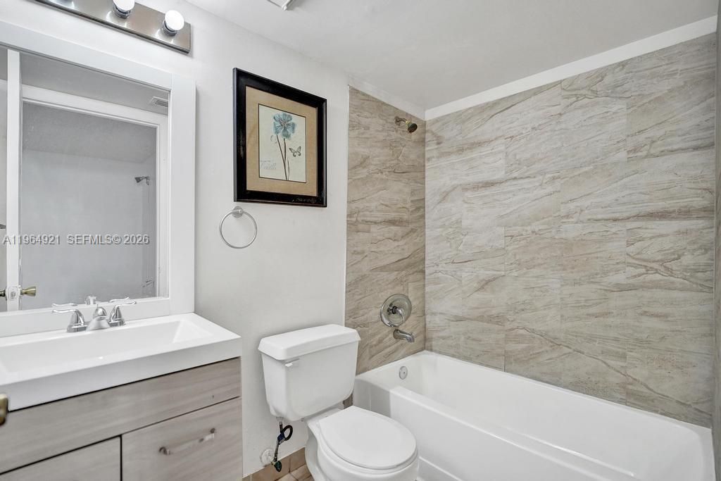 351 Palm Way , Unit 108, Pembroke Pines, FL 33025 Photo