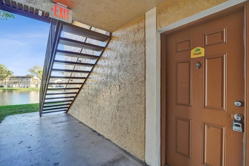 351 Palm Way , Unit 108, Pembroke Pines, FL 33025 Photo