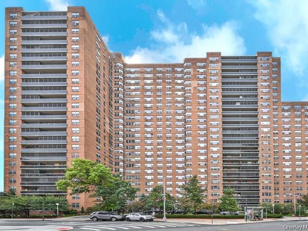 70-25 Yellowstone Boulevard, Unit 7M, Forest Hills, NY 11375