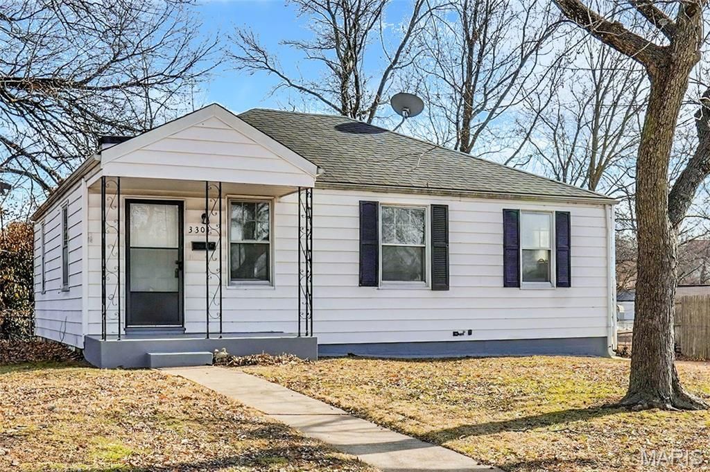 3304 S Gordon Court, Breckenridge Hills, MO 63114 Main Photo