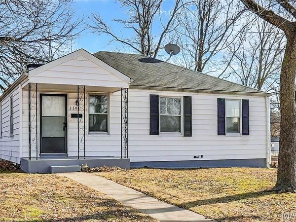 3304 S Gordon Court, Breckenridge Hills, MO 63114