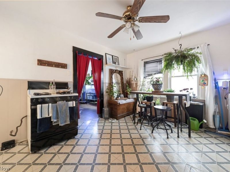 3921 Sackett Avenue, Cleveland, OH 44109 Photo 27