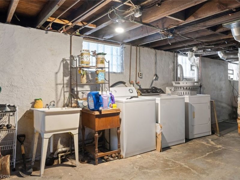 3921 Sackett Avenue, Cleveland, OH 44109 Photo 36