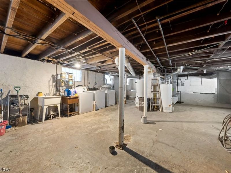 3921 Sackett Avenue, Cleveland, OH 44109 Photo 37