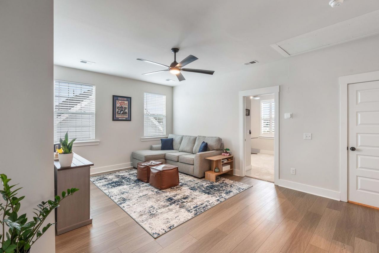 515 Rhythm Street Photo 56