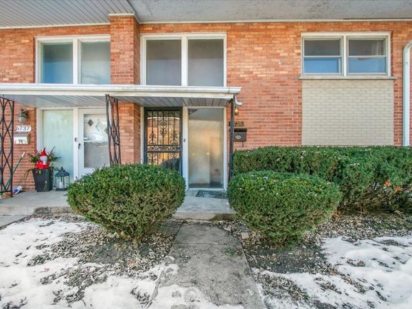 6735 N Lawndale Avenue, Lincolnwood, IL 60712