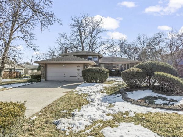 455 E Granville Avenue, Roselle, IL 60172