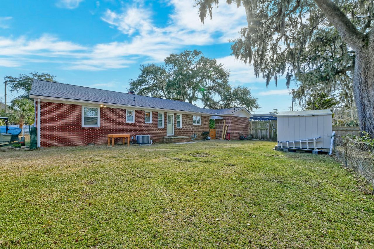 615 Wantoot Boulevard Photo 10