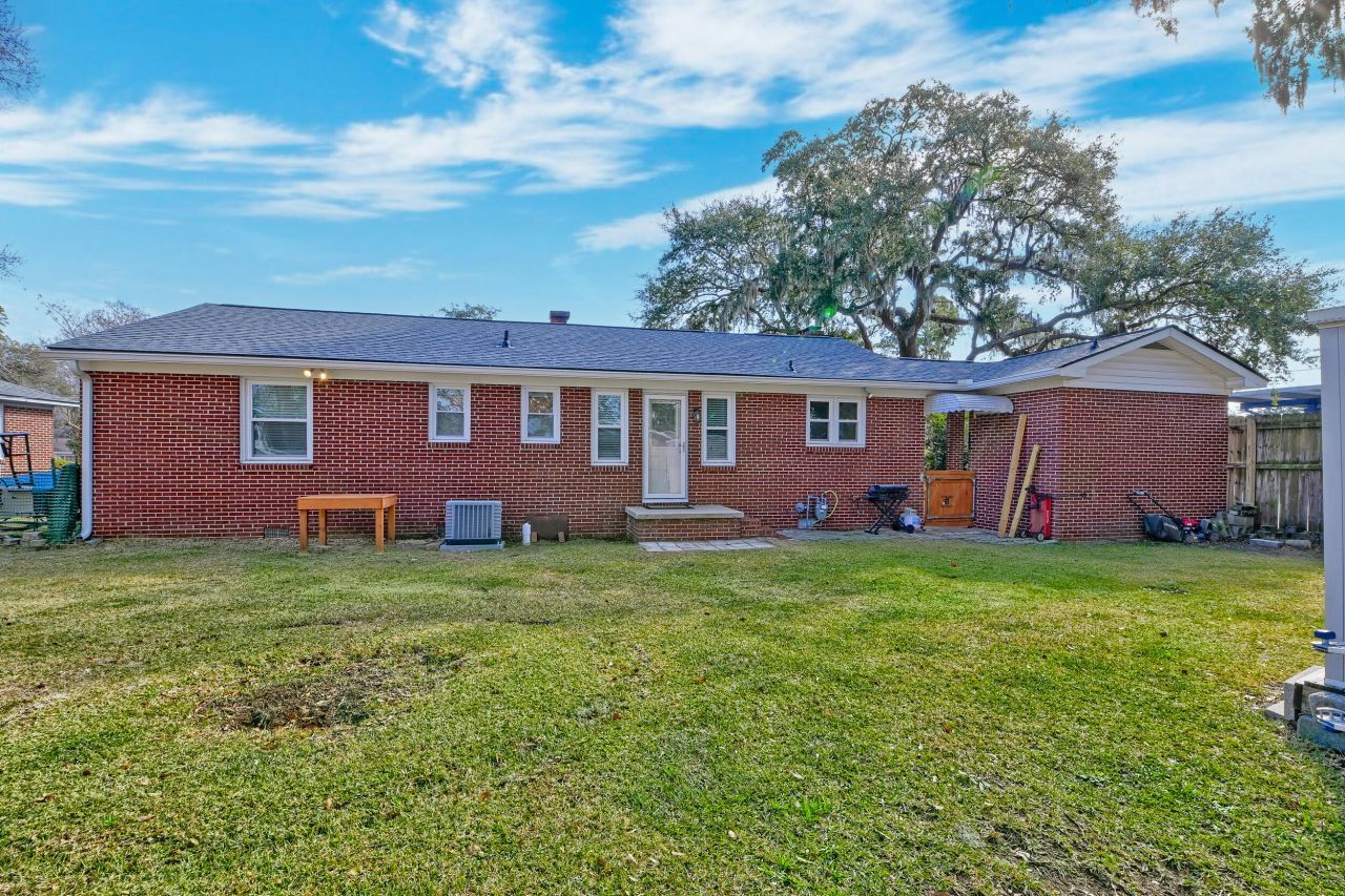 615 Wantoot Boulevard Photo 31