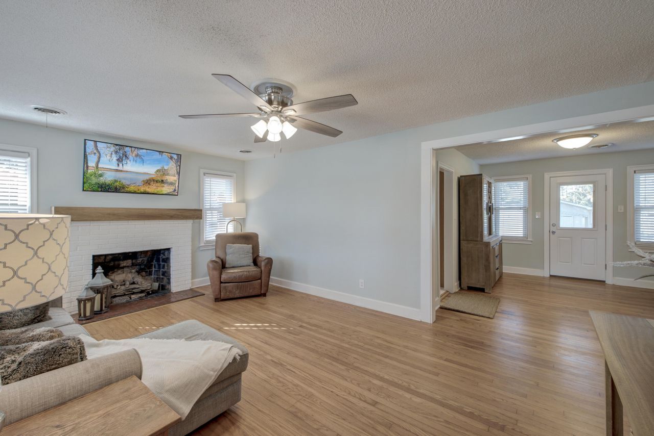 615 Wantoot Boulevard Photo 35