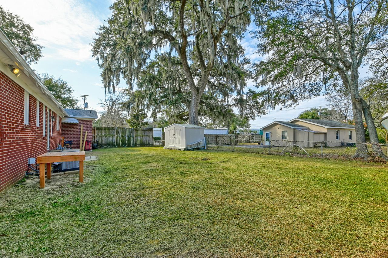 615 Wantoot Boulevard Photo 39