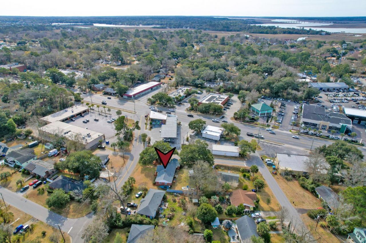 615 Wantoot Boulevard Photo 43