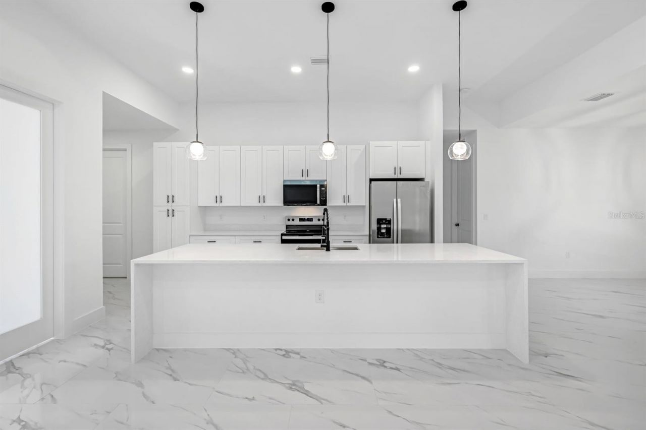 2113 Grayson Avenue, Alva, FL 33920 Photo