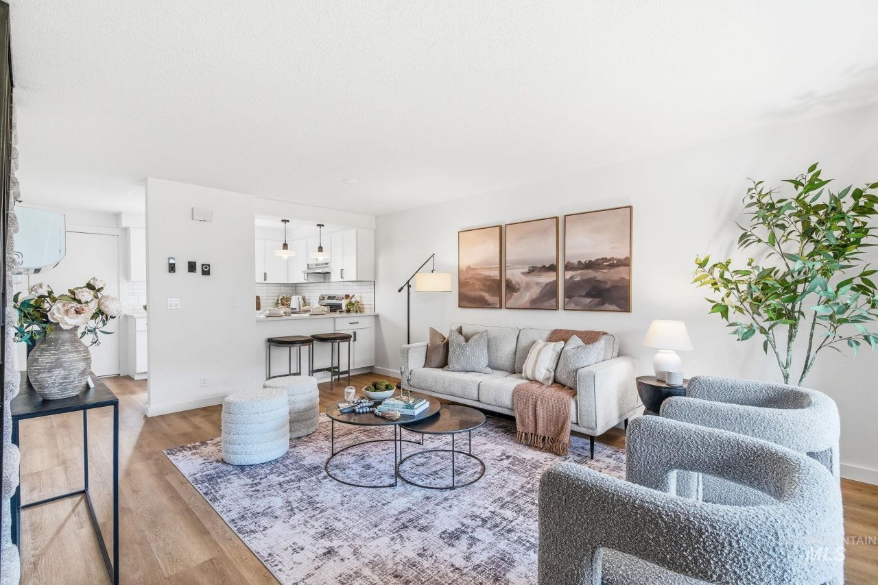 8443 W Rifleman St, Boise, ID 83704 Main Photo