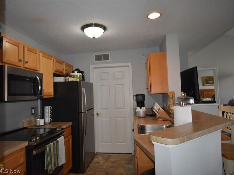 23004 Chandlers Lane, Unit 4-344, Olmsted Falls, OH 44138 Photo 4