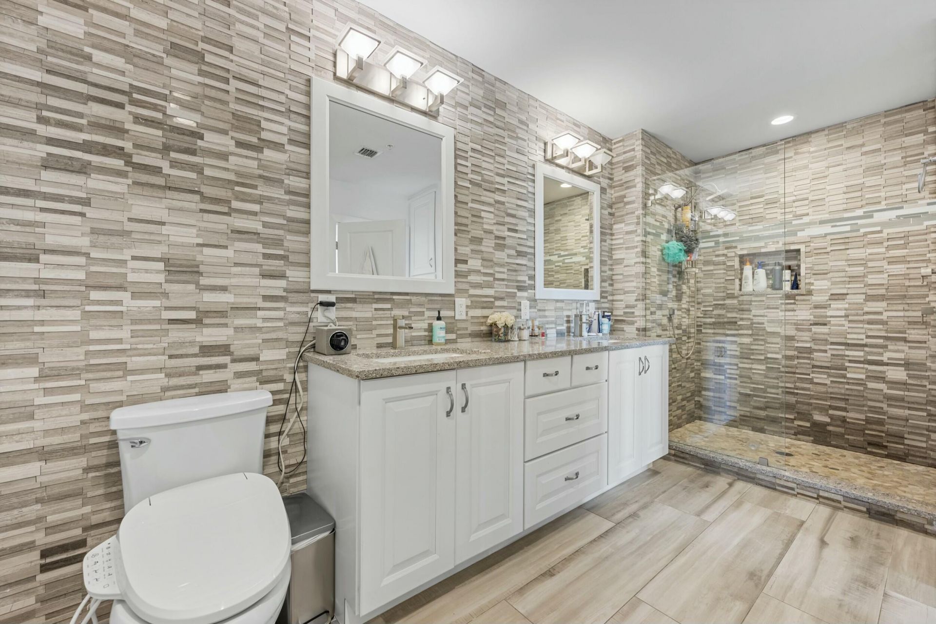 410 Evernia Street, Unit 807, West Palm Beach, FL 33401 Photo