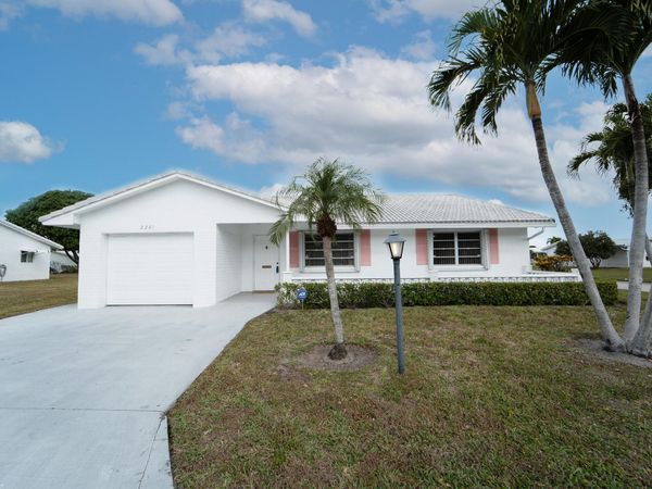2201 SW 22nd Way, Boynton Beach, FL 33426