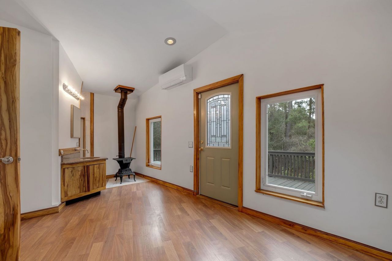 32 Lainey Lane, Crawfordville, FL 32327 Photo