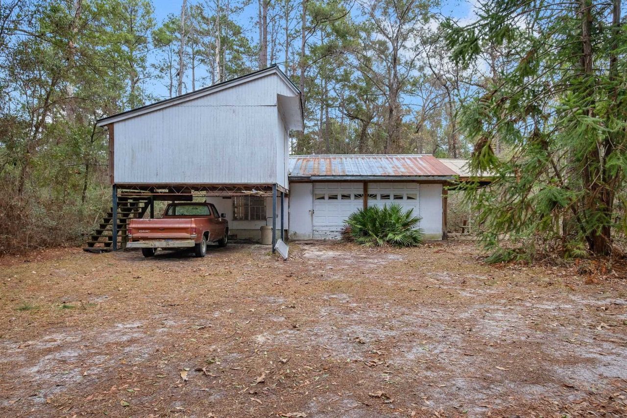 32 Lainey Lane, Crawfordville, FL 32327 Photo