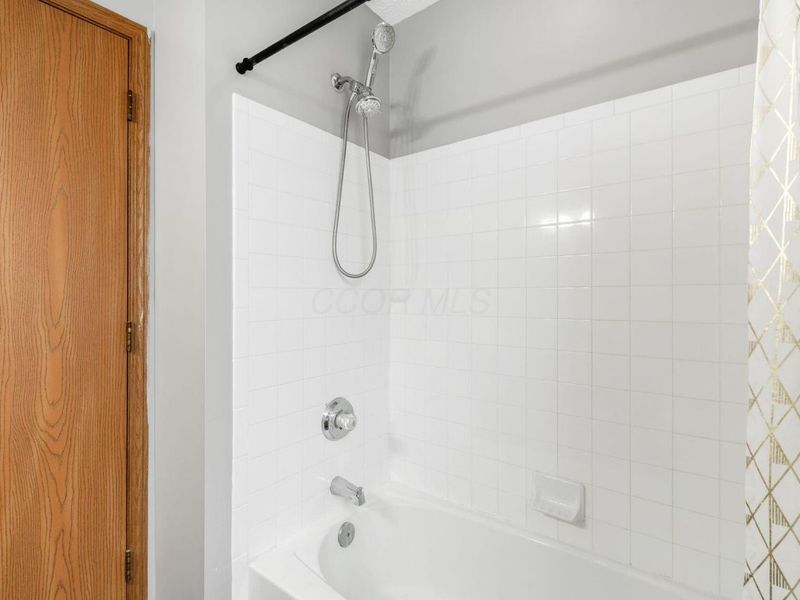 5765 Westbank Drive, Galloway, OH 43119 Photo 23