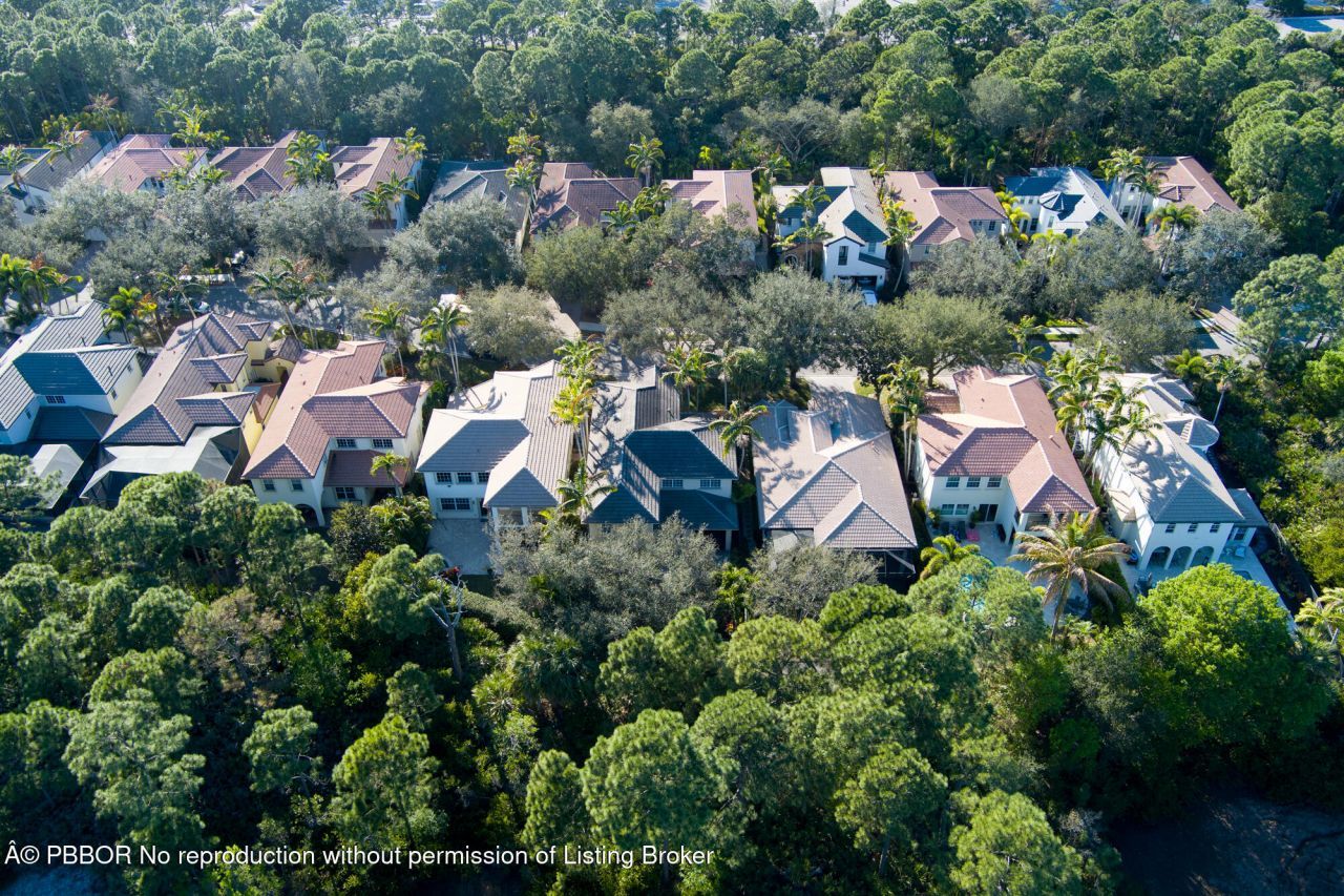 957 Mill Creek Drive, Palm Beach Gardens, FL 33410 Photo