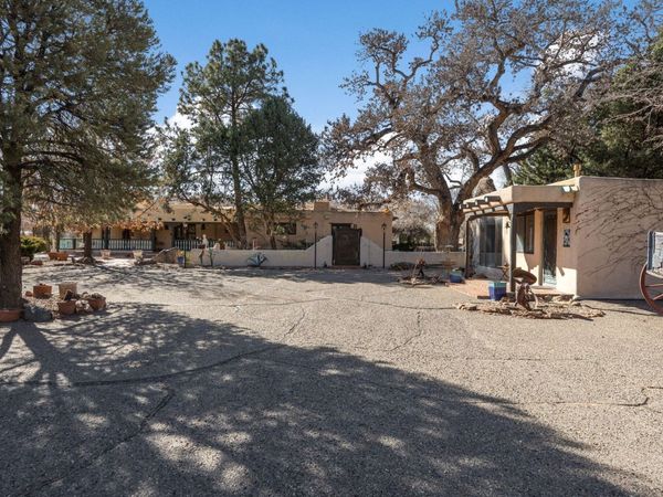 10075 Los Cansados Road NW, Albuquerque, NM 87114