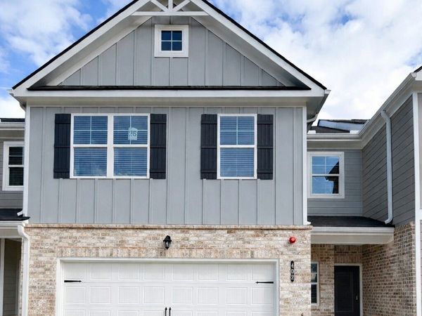 402 Lanier Circle, Woodstock, GA 30189