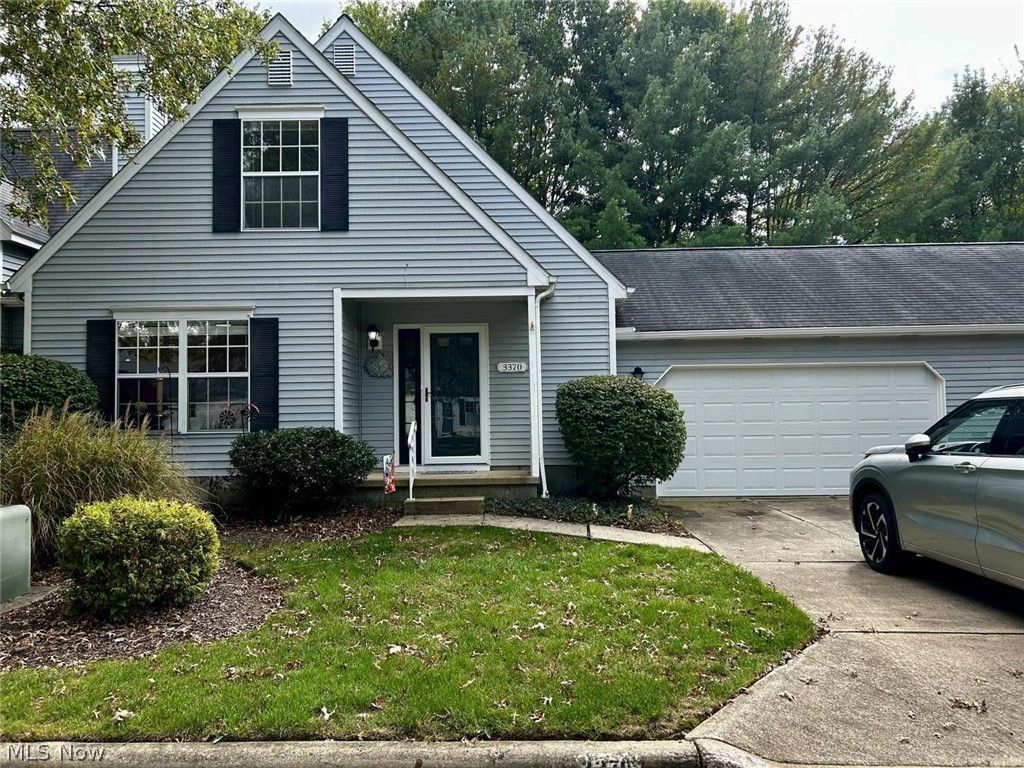 3370 Bristol Lane, Unit 2, Cuyahoga Falls, OH 44223 Main Photo